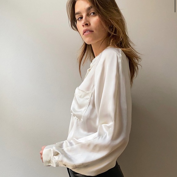 Aritzia Wilfred Relaxed Button-Up - Picture 2 of 8